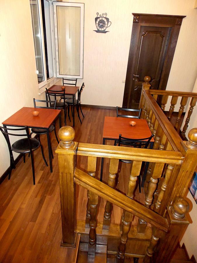 Cleopatra Palace Hostel Tbilisi Exterior photo