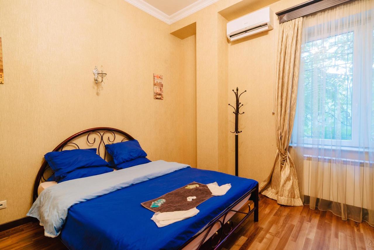 Cleopatra Palace Hostel Tbilisi Exterior photo