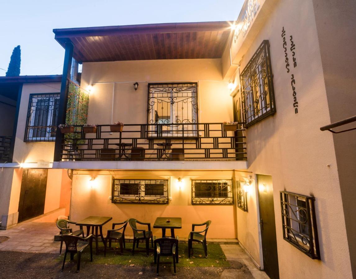 Cleopatra Palace Hostel Tbilisi Exterior photo
