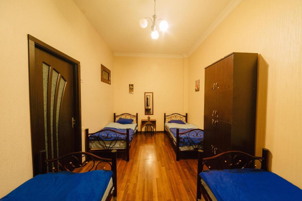 Cleopatra Palace Hostel Tbilisi Exterior photo