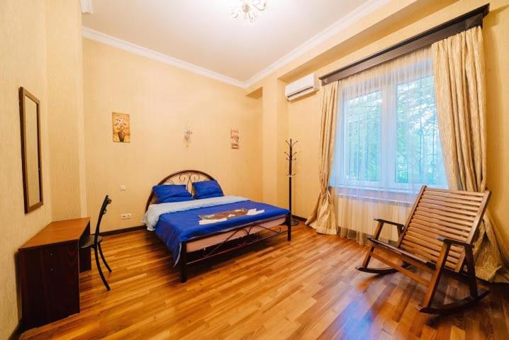 Cleopatra Palace Hostel Tbilisi Exterior photo